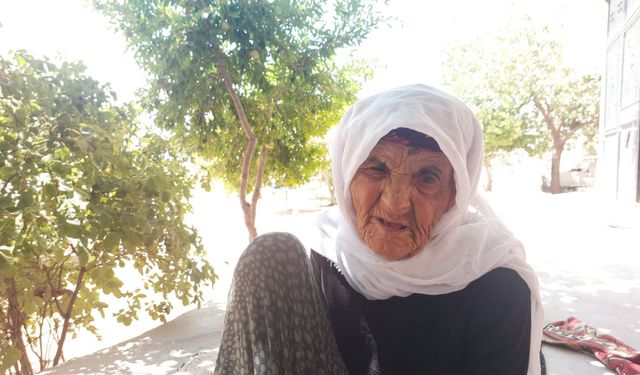 120 Yaşında okuma özlemi bitmeyen nine