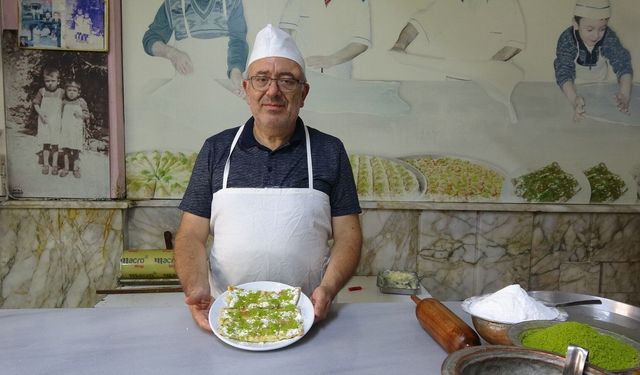 5 yaşında katmer açmaya başladı 68 yaşında devam ediyor
