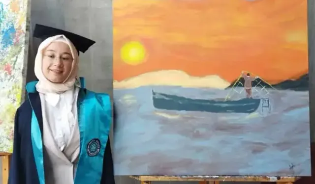 Ayşe Yılmaz, ayaklarıyla çizdiği resimlerle mezun oldu