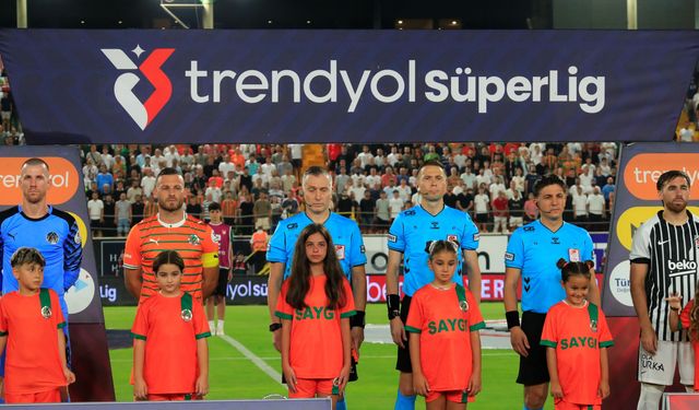 Alanyaspor-Beşiktaş Maçında İlk 15 Dakika Golsüz Geçildi