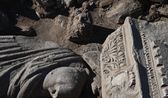 Şifacının bin  800 yıllık heykeli yeraltından çıkarıldı