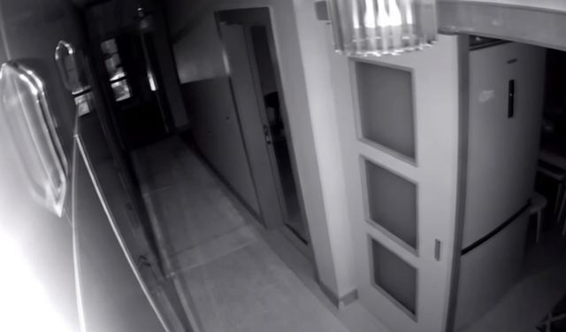 Gaziantep'te deprem anı güvenlik kamerasına yansıdı