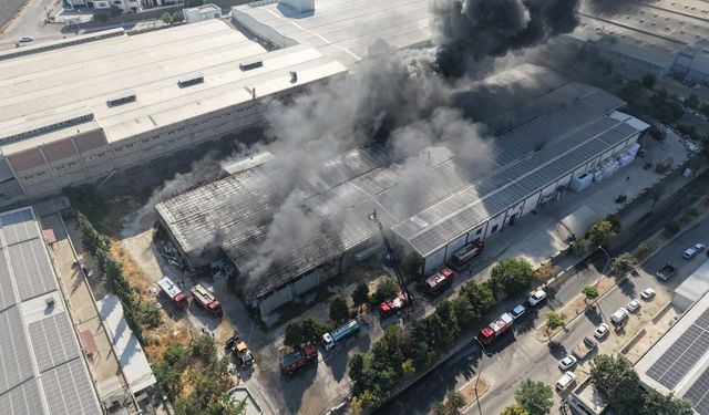 Gaziantep'te fabrika yangını havadan görüntülendi