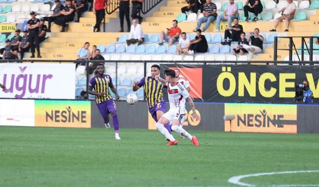 İlklerin maçı galibiyetle bitti