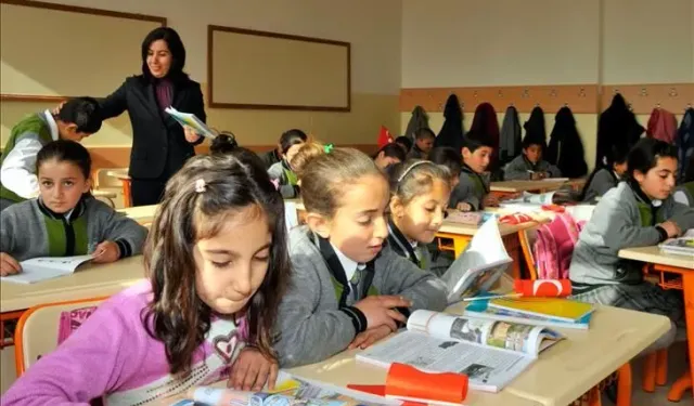 Çocuğu okula başlayacak memurlara 3 saatlik izin