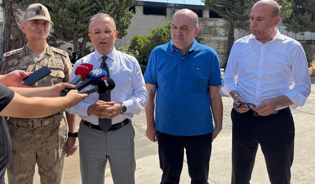 Vali Çeber duyurdu: Tekstil fabrikası yangını kontrol altına alındı