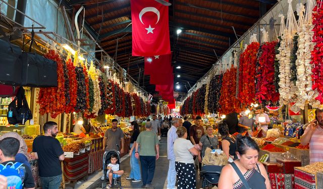 Gaziantep sokaklarında bekârlık tartışması! Bekarlık sultanlık mı, yalnızlık mı?