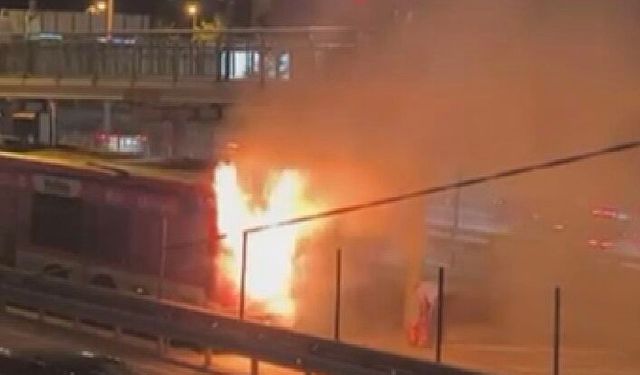 İstanbul’da metrobüs alevlere teslim oldu!
