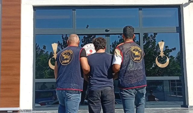 Aranan şahıs ekiplerce yakalandı