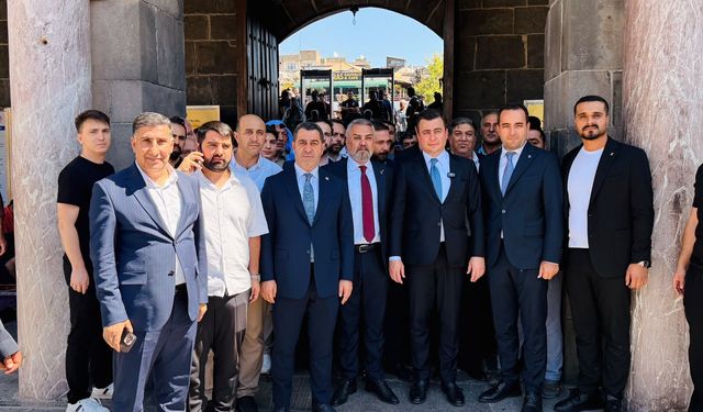 Bozgeyik, Diyarbakır’da Türkiye Yüzyılı Buluşmalarına katıldı