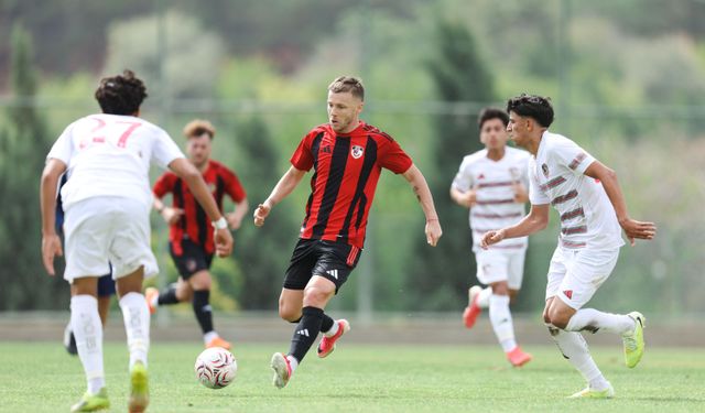 Gaziantep FK, U-19 takımıyla antrenman maçı yaptı