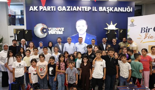 Gaziantep’te yetim çocuklara AK Parti’den eğitim desteği