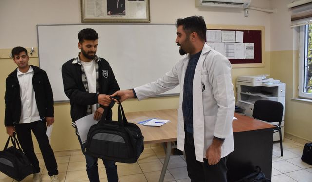 Gaziantep’te 101 bin Mehmetçiğe asker çantası desteği