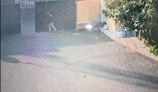 Gaziantep’te bekçi demir kapının altında kaldı