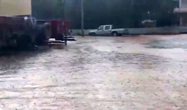 Gaziantep’te dolu ve sağanak sele neden oldu