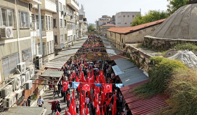 Gaziantep’te GastroAntep coşkusu renkli kortejle başladı