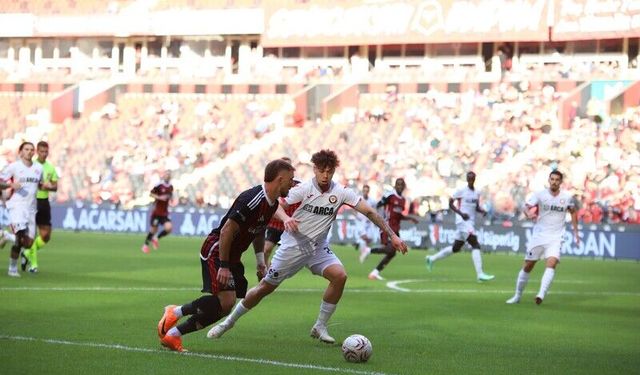 Gaziantep FK, Çorum FK karşısında ilk yarıyı geride kapattı