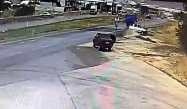 Gaziantep’te kaygan yol kazaya neden oldu