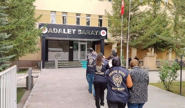 Kuyumcuyu dolandıran şüpheliler Gaziantep’te yakalandı