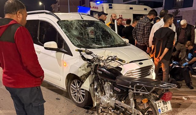 Gaziantep’te motosiklet ile araç kafa kafaya çarpıştı