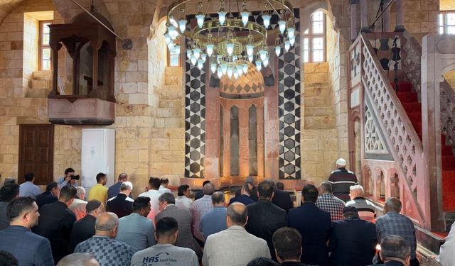 Gaziantep’te depremde hasar gören Tahtani Camii açıldı