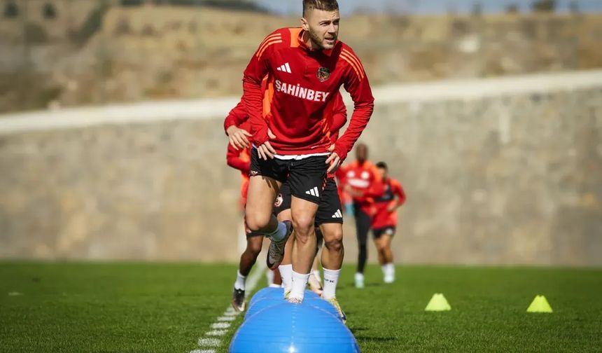 Alexandru Maxim'in Başakşehir karşısındaki futbolu merakla bekleniyor