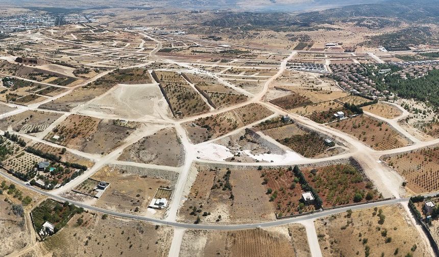 Şehitkamil’den kırsal mahallelerde yol atağı