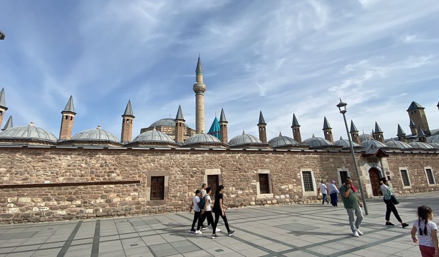 Konya Mevlana Müzesine, 2 milyon 634 bin 355 kişi tarafından ziyaret edildi