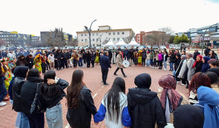 Gaziantep Üniversitesinde Nevruz çoşkusu