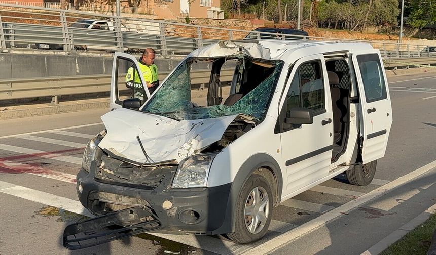 Gaziantep'te yola fırlayan ata sivil polis otosu çarptı