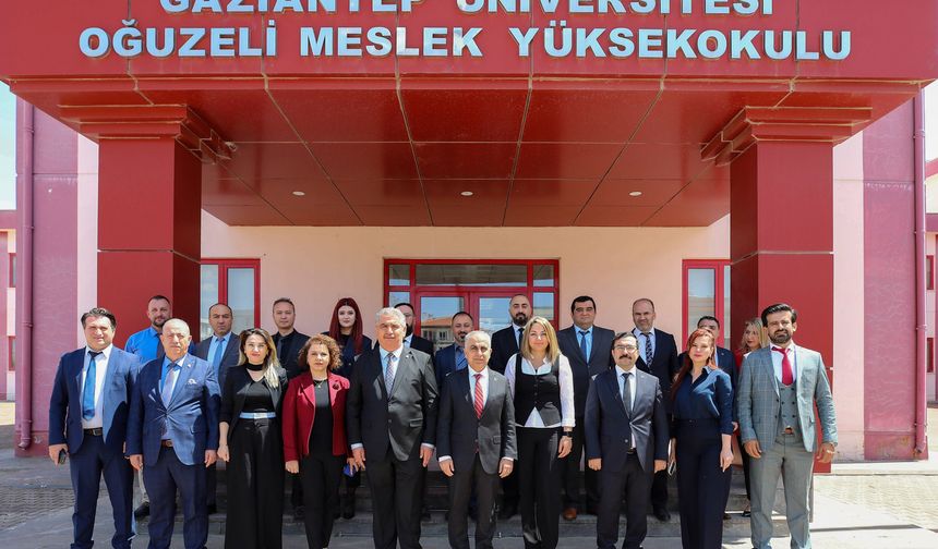GAÜN Oğuzeli MYO Akademik Kurulu Rektör Doğan'la Toplandı