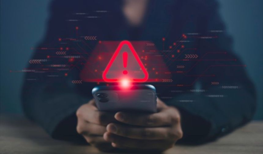Telefona Casus Yazılım Yüklendiğini Nasıl Anlarım? Uzman Tavsiyeleri