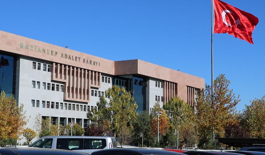 Adliye Önünde  Yaşanan Kavga Paniğe Yol Açtı