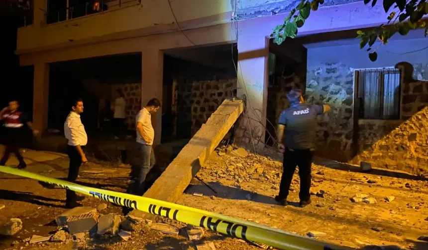 Diyarbakır’da Balkon Çöktü 5 Kişi Enkaz Altında Kaldı