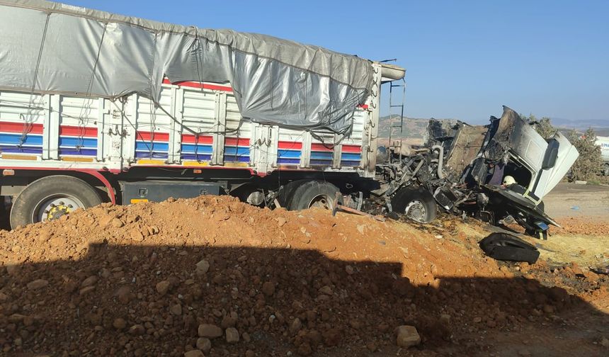 Gaziantep'te tır yangınında sürücü yaralandı