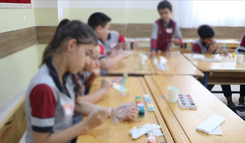 Deprem bölgesindeki özel okullara eğitim desteği