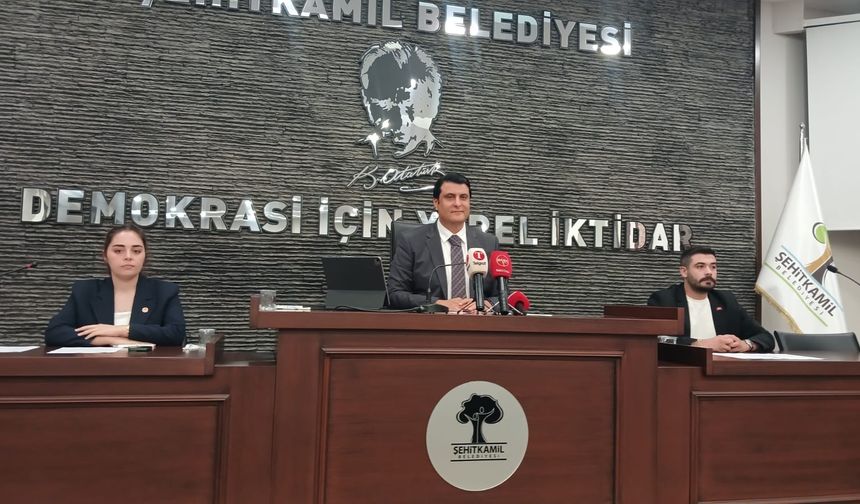 Meclis toplantısı mı, mahalle kavgası mı? Küfürler havada uçuşuyor