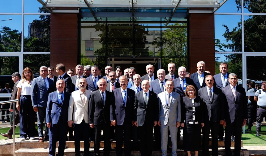 Bakan Şimşek, Gaziantep OSB’de toplantıya katıldı