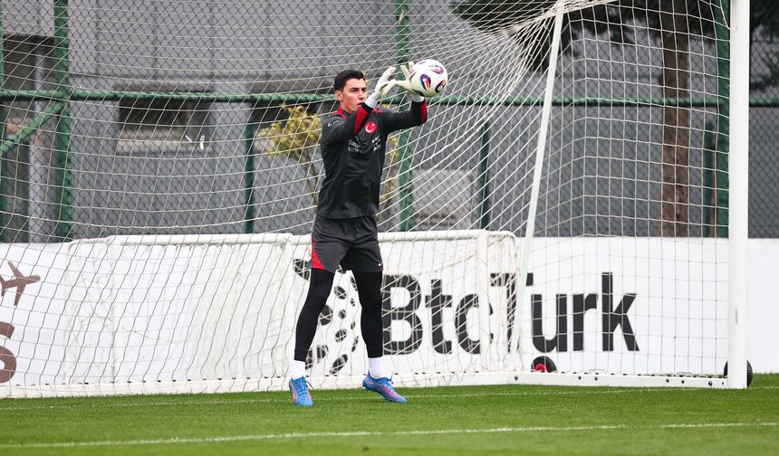 Berke Özer, Milli Takım kampından ayrıldı