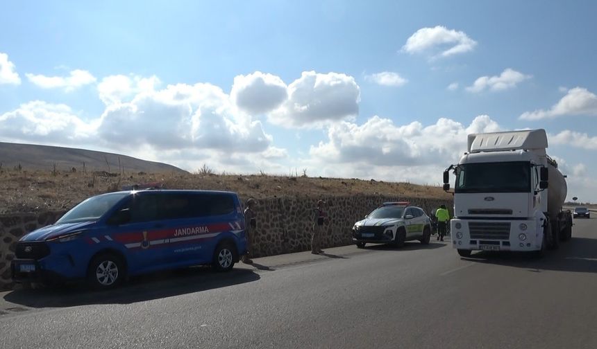 Kilis - Gaziantep karayolunda feci kaza: Yaralılar var...