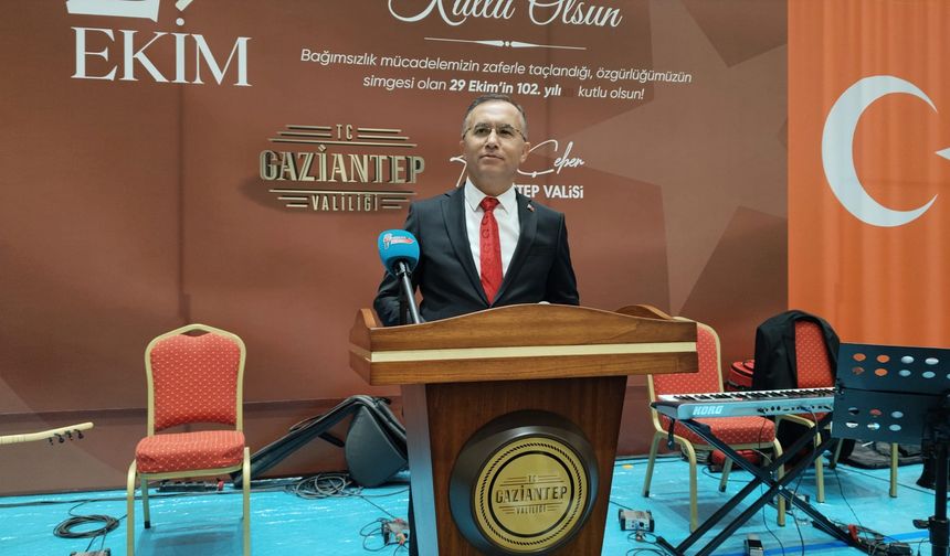 Cumhuriyetin 102. yılı yeni vilayet binasında kutlandı