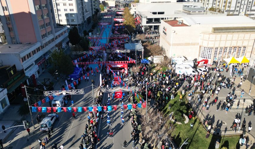 7. Gazi Yarı Maratonu ve Halk Koşusu Gaziantep'te başladı