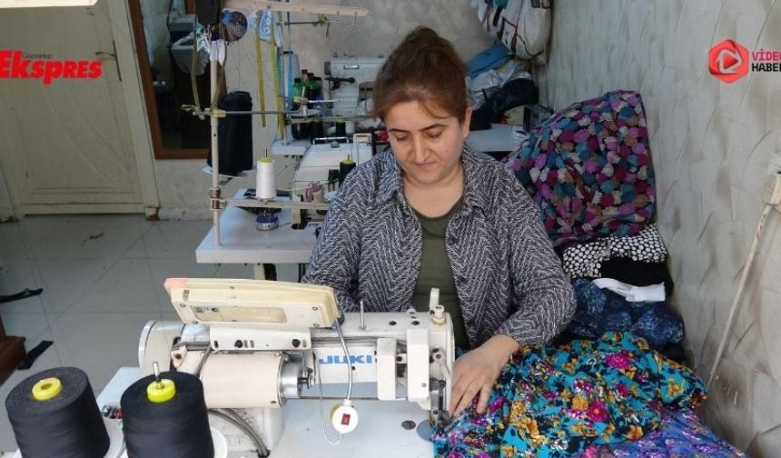 Kızları için makine başına döndü