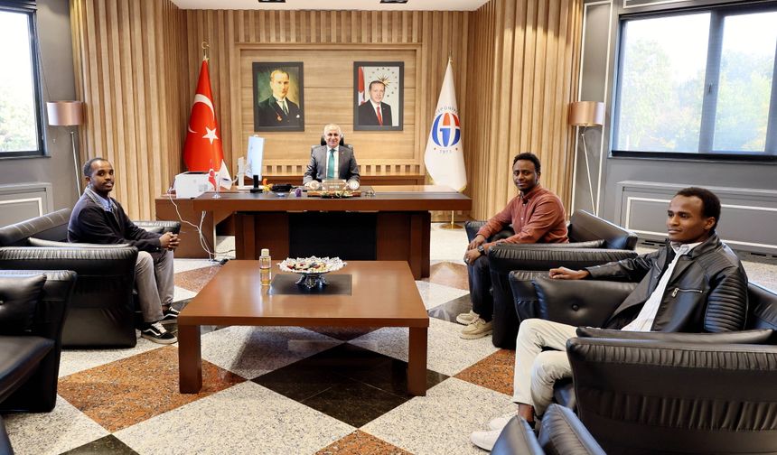 Rektör Doğan Uluslararası öğrencilerle buluştu