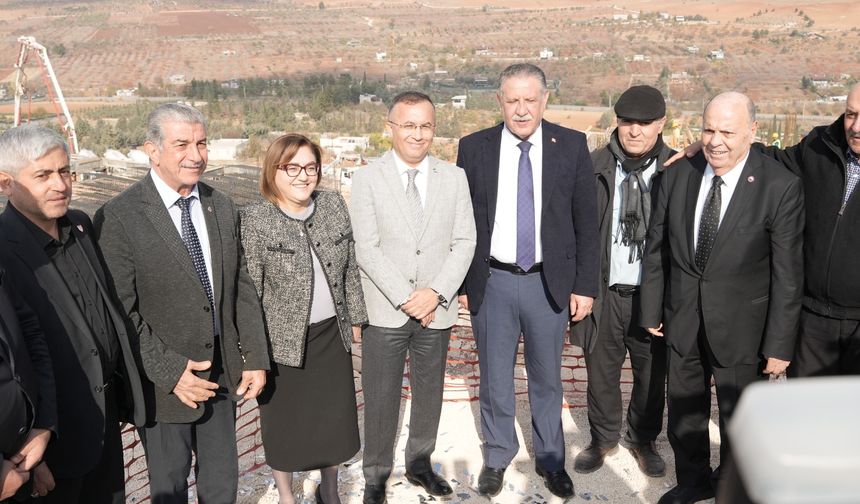 Şahin: “Esnafımız bu şehrin bel kemiği”