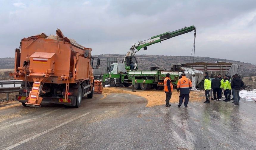 TAG Otoyolu'nda, yol tekrar trafiğe açıldı