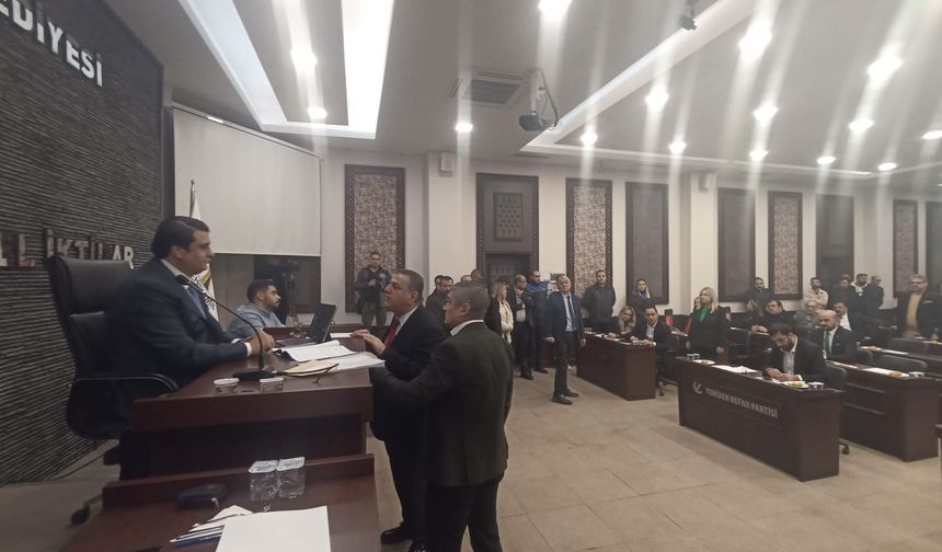 Şehitkamil Meclisi’nde dava gerilimi