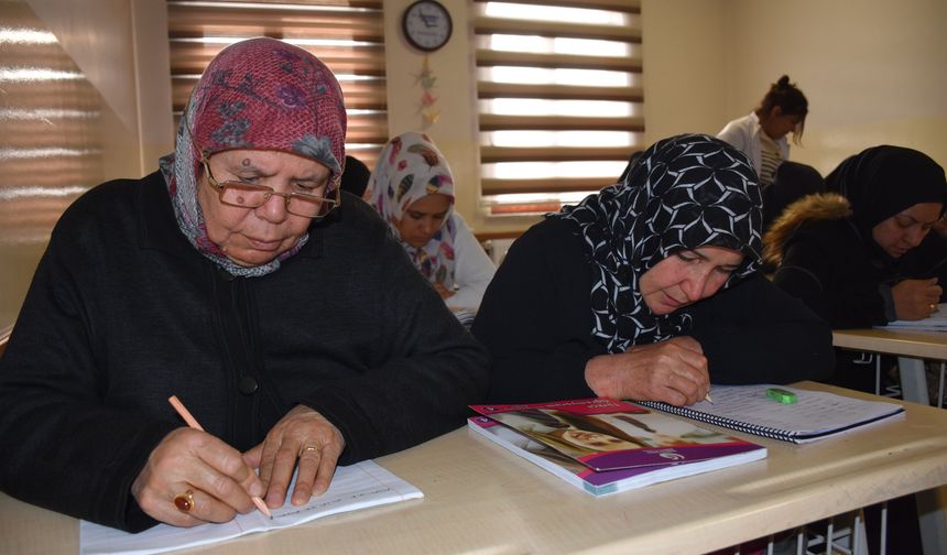 Gaziantep'te kadınlara eğitim desteği