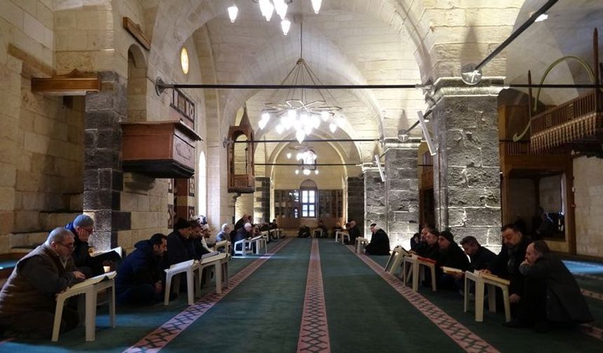 Gaziantep’te Ramazan geleneği camilerde hayat buluyor