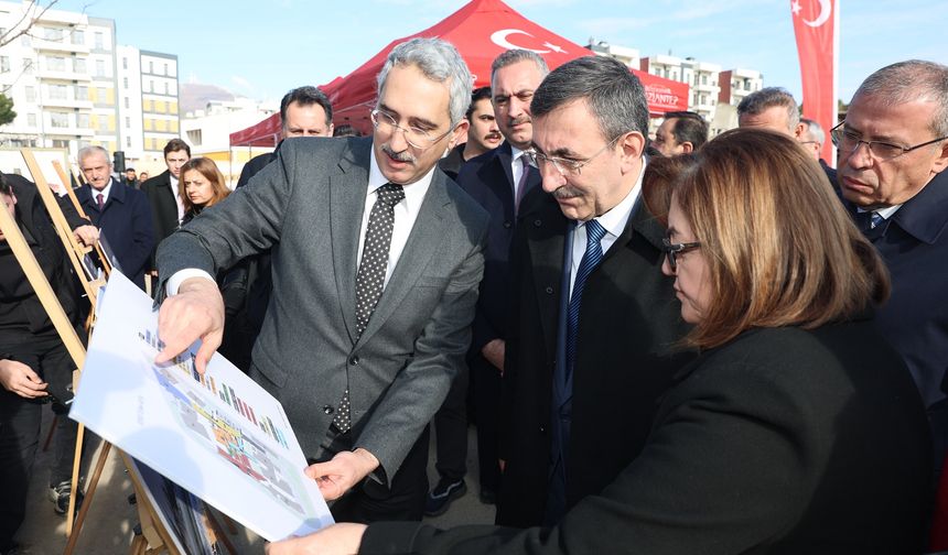 Cevdet Yılmaz Nurdağı'nda incelemelerde bulundu